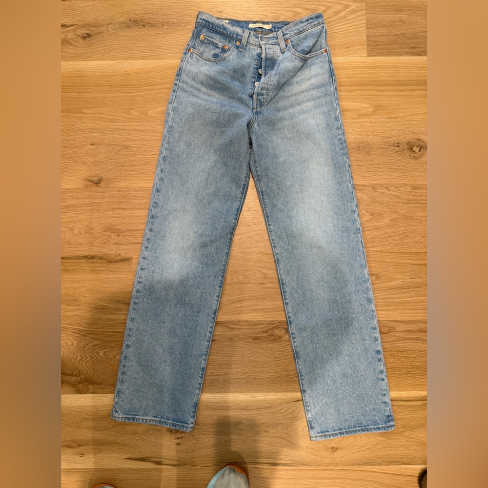 Levi’s Ribcage Straight Jean